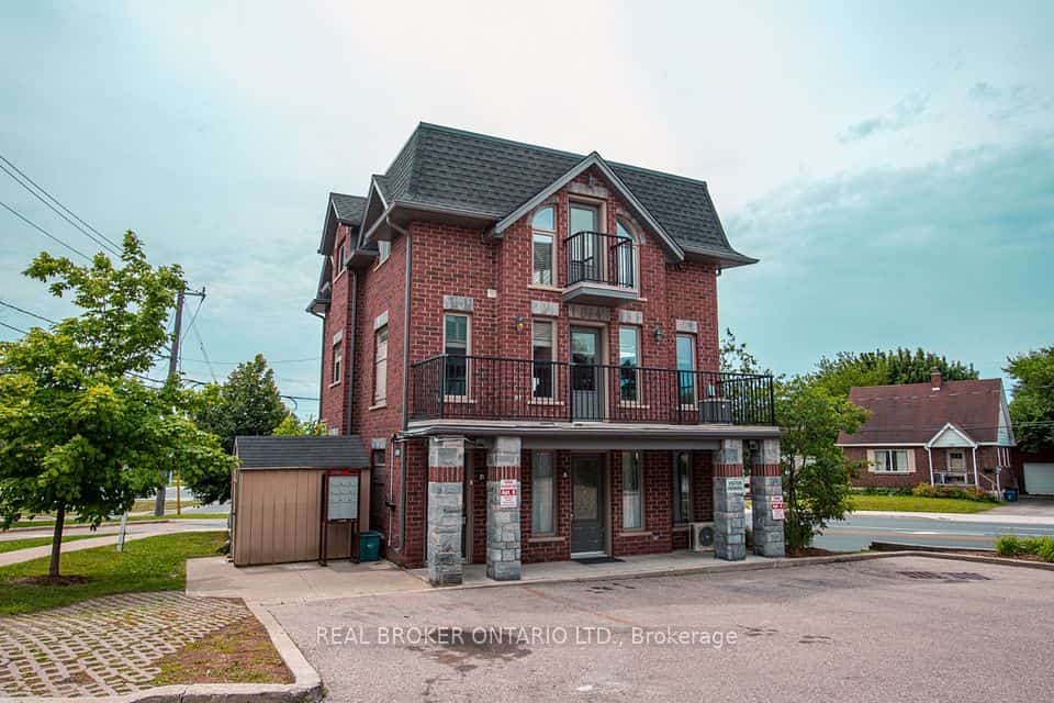 489 East Avenue, Kitchener, ON N2H 0A8