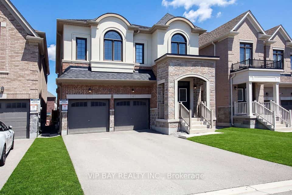 8 Tremoy Road, East Gwillimbury, ON L9N 0T4