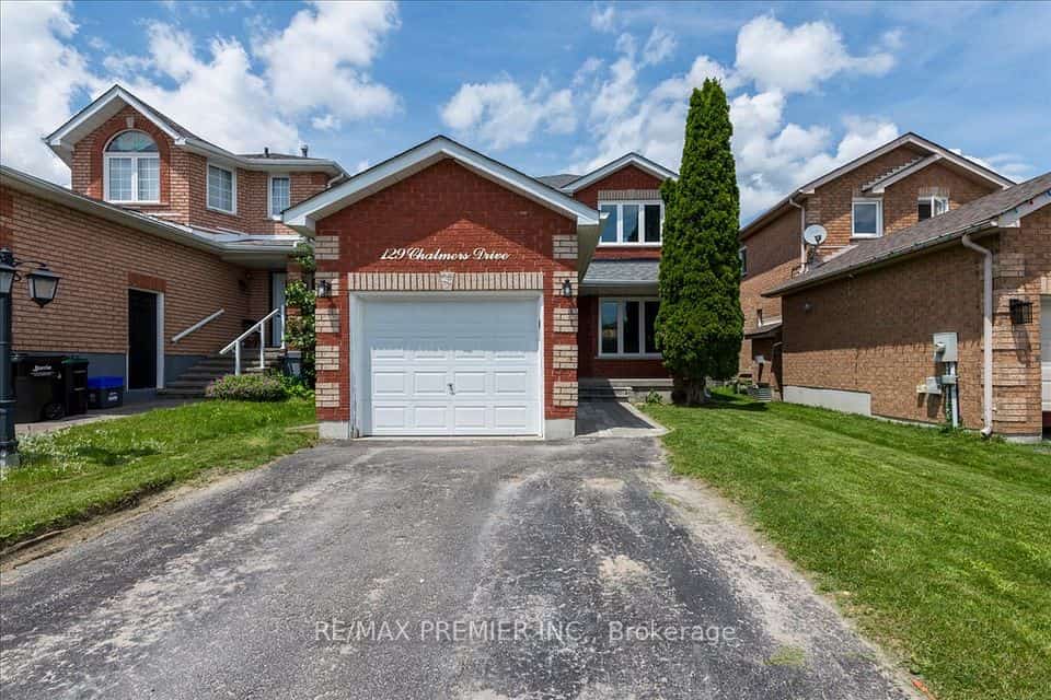 129 Chalmers Drive, Barrie, ON L4N 8W4