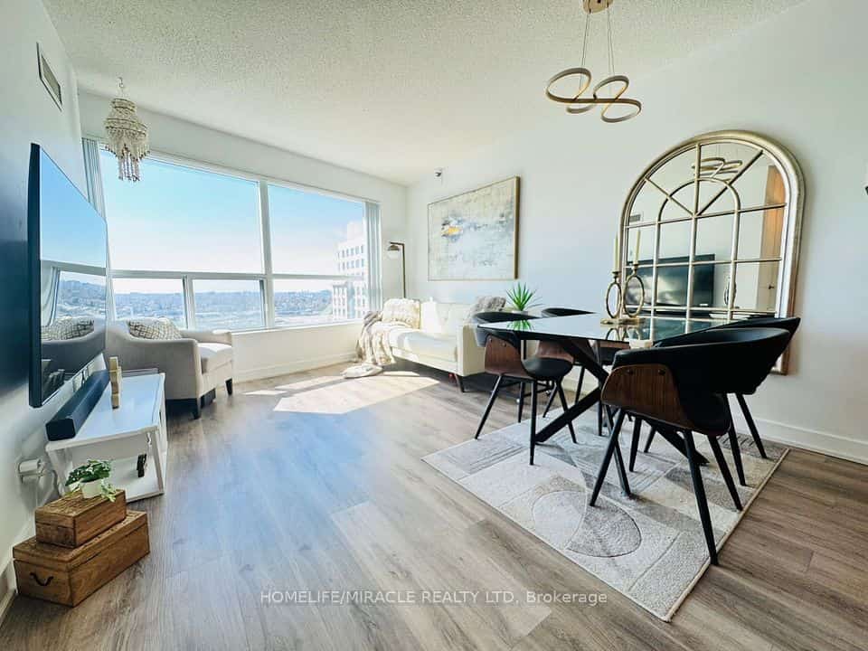36 Lee Centre Drive #2106, Toronto, ON M1H 3K2