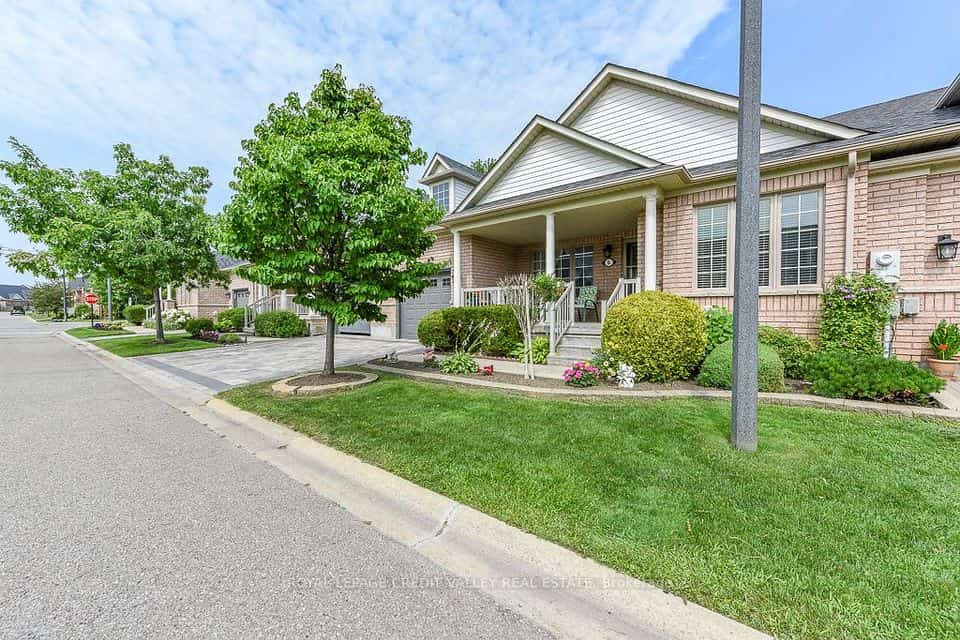 6 Ballerina Gardens, Brampton, ON L6R 3J4