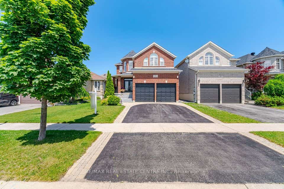 6 Parisian Crescent, Barrie, ON L4N 0Y9