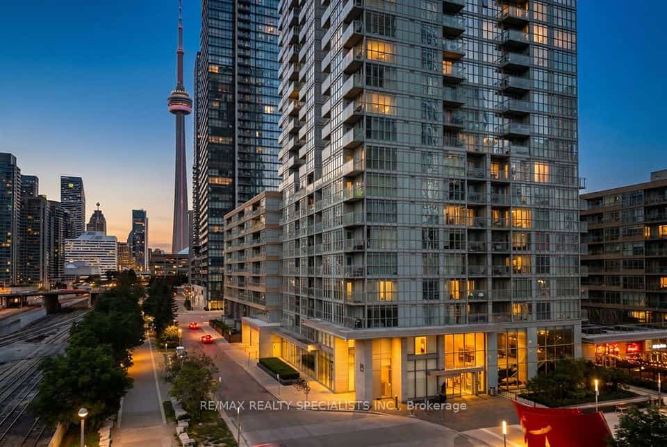 15 Iceboat Terrace #PH06, Toronto, ON M5V 4A5