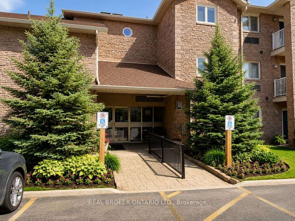 3050 Pinemeadow Drive #30, Burlington, ON L7M 3X5