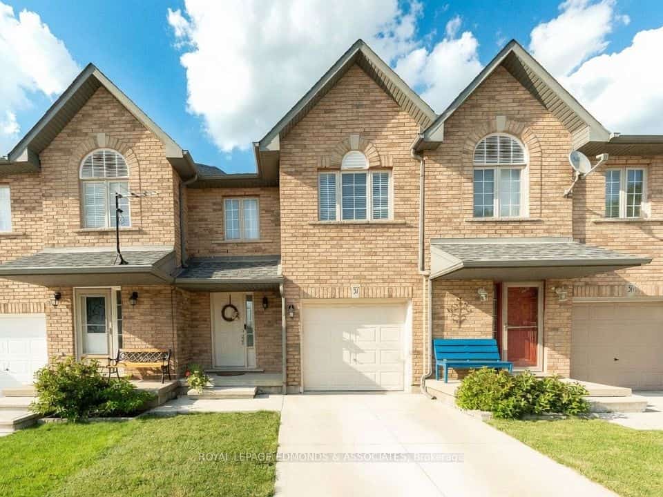 565 Rymal Road E #37, Hamilton, ON L8W 3Y3