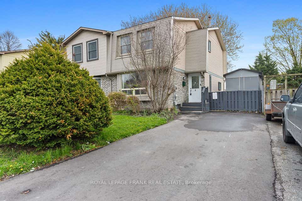 521 Gaylord Drive, Oshawa, ON L1K 1L4