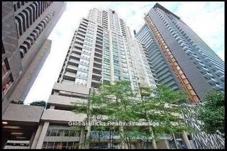 750 Bay Street, Toronto