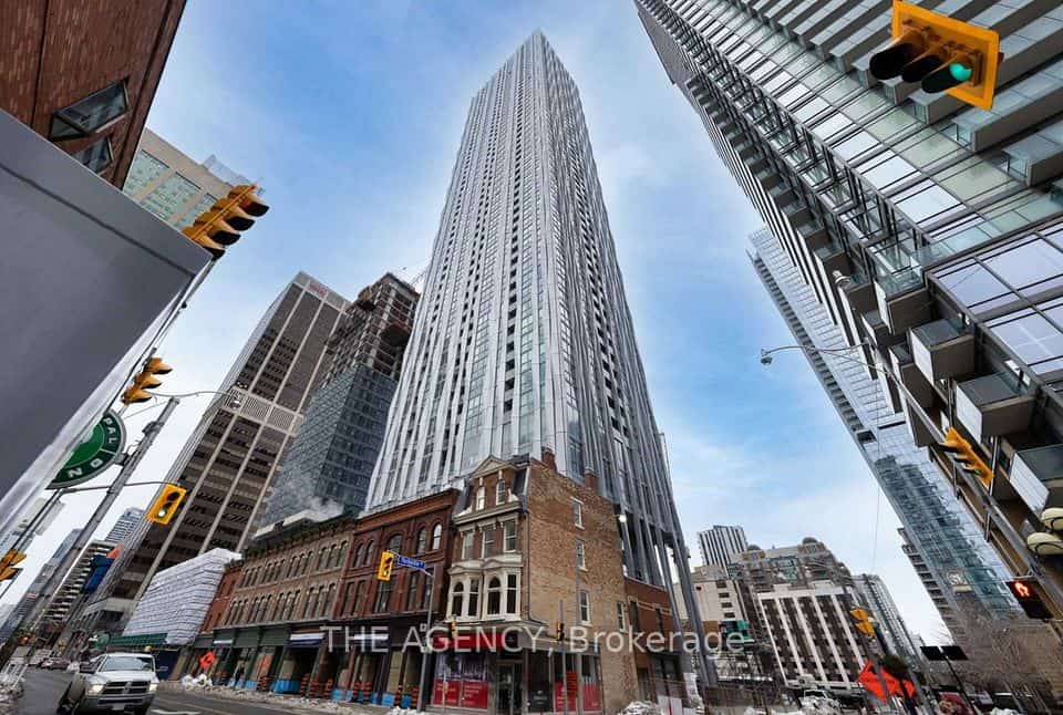 1 Yorkville Avenue #711, Toronto, ON M4W 1L1