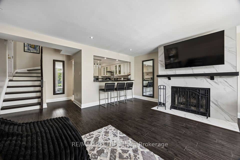 100 Arbors Lane, Vaughan
