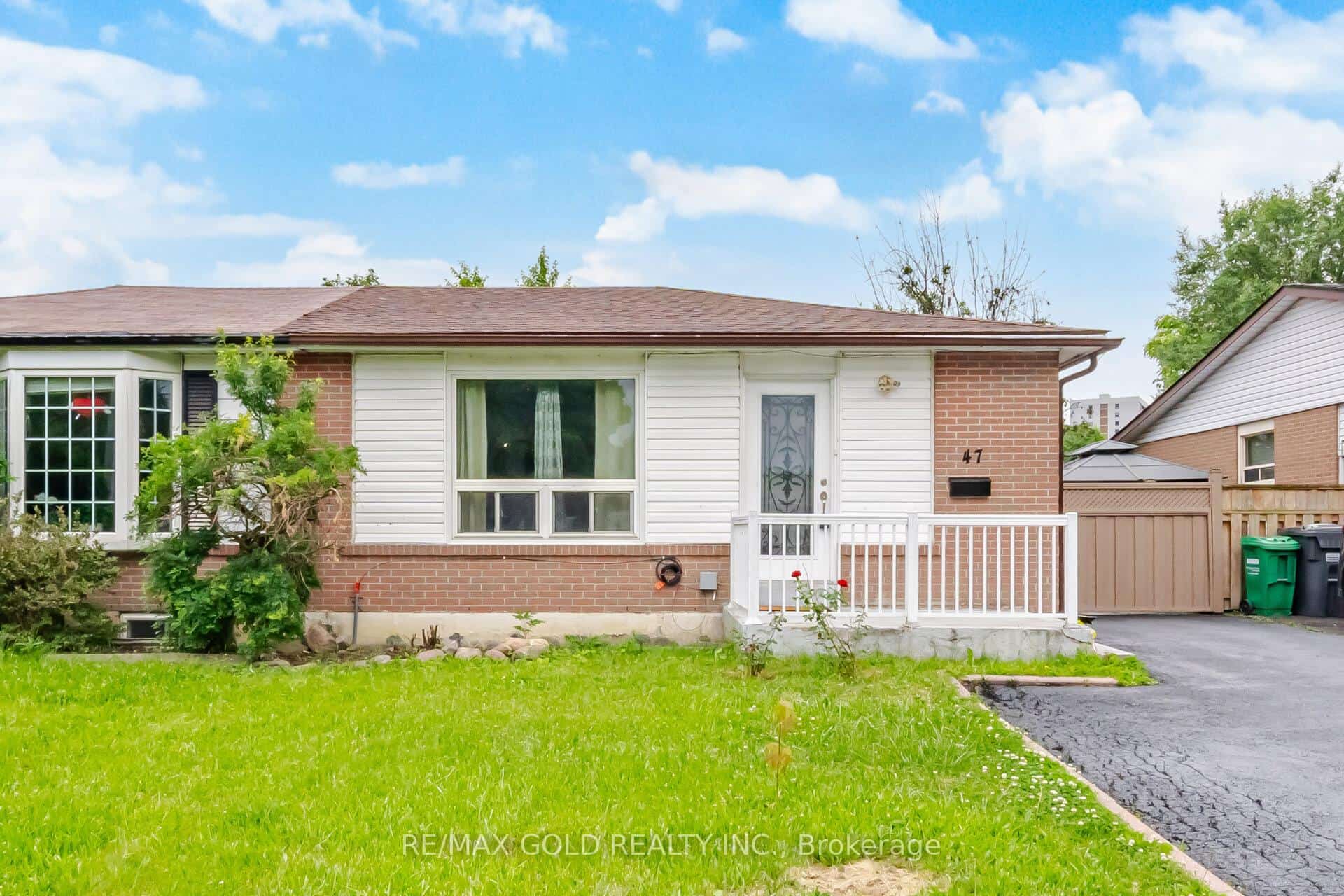 47 Fallingdale Crescent, Brampton, ON L6T 3J5