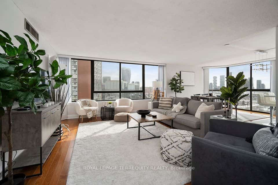 4235 Sherwoodtowne Boulevard #1607, Mississauga, ON L4Z 1W3