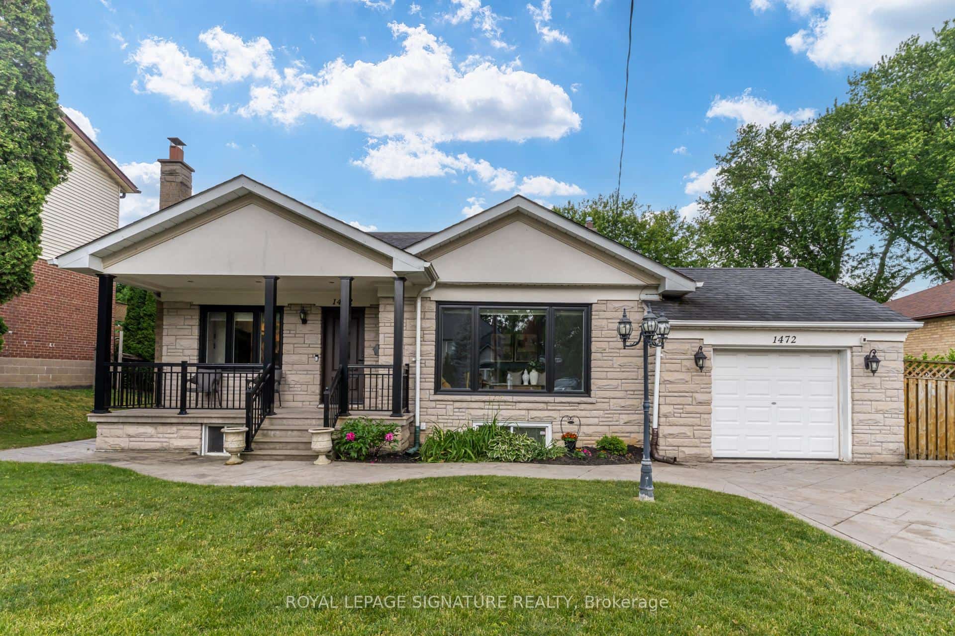 1472 Myron Drive, Mississauga, ON L5E 2N6