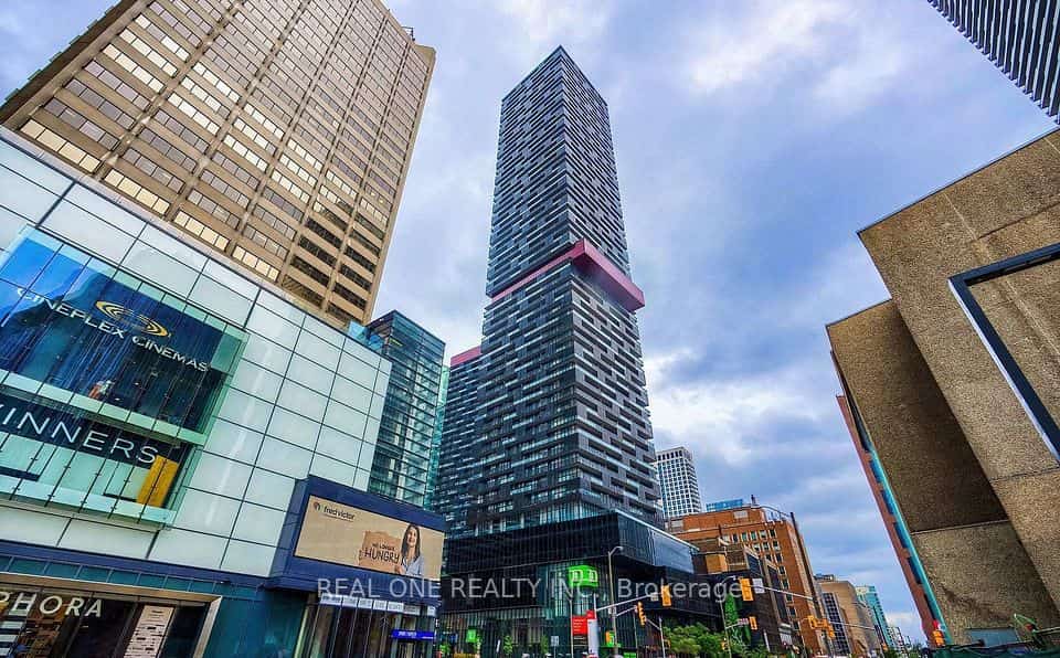 8 Eglinton Avenue #3907, Toronto, ON M4P 0C1