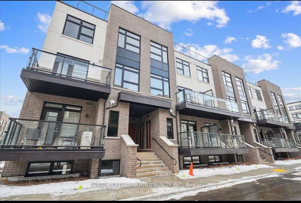 1585 Rose Way, Milton