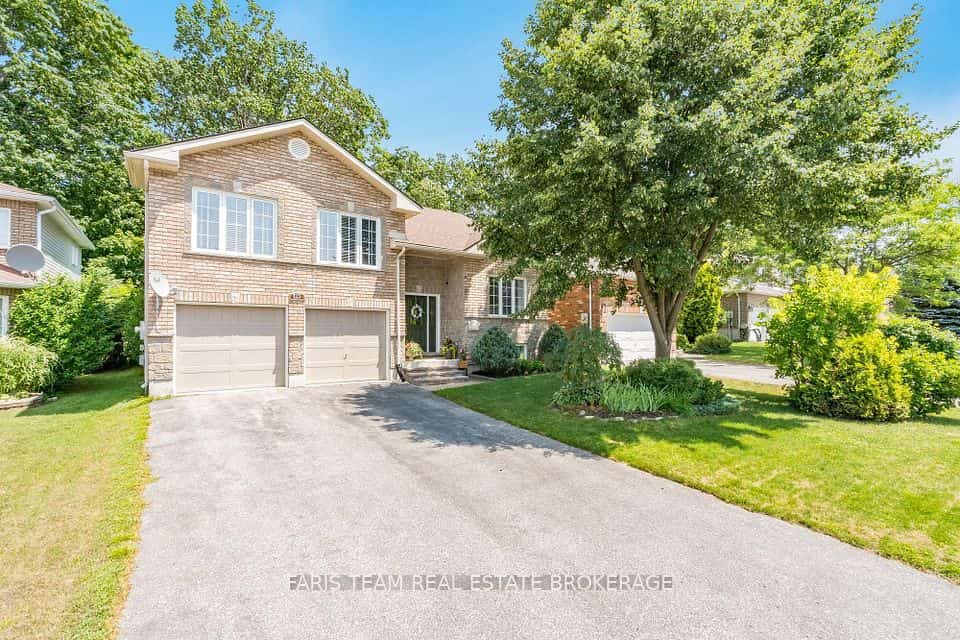 123 Wawinet Street, Midland, ON L4R 5A9