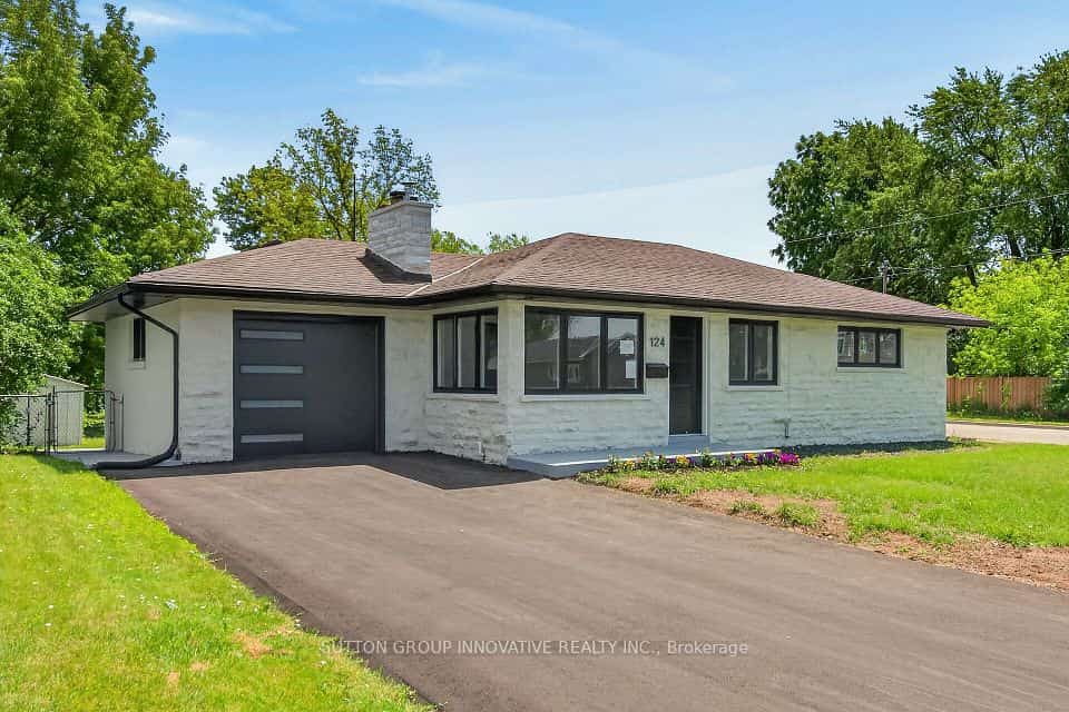 124 Corman Avenue, Hamilton, ON L8G 3W4