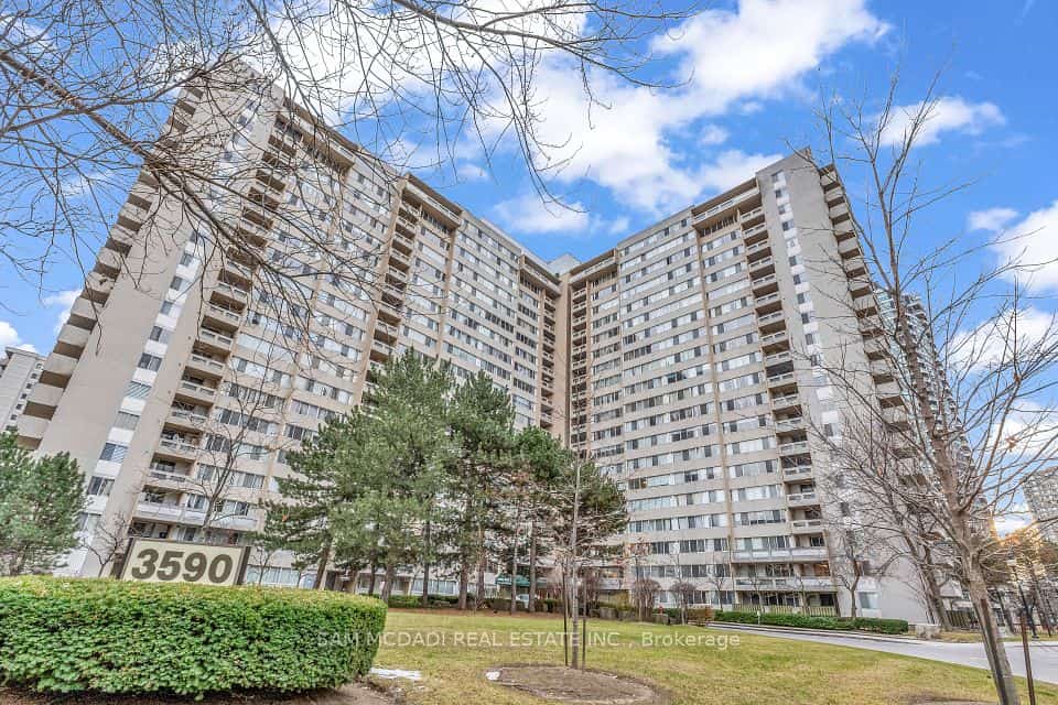 3590 Kaneff Crescent #605, Mississauga, ON K5A 3X3