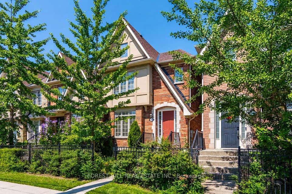 3549 Eglinton Avenue W, Mississauga, ON L5M 7T3