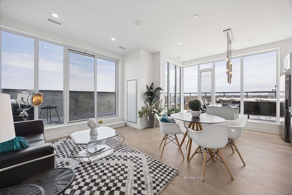 705 Davis Drive #1503, Newmarket, ON L3Y 2R2