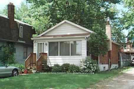 86 Ash Crescent, Toronto, ON M8W 1E6
