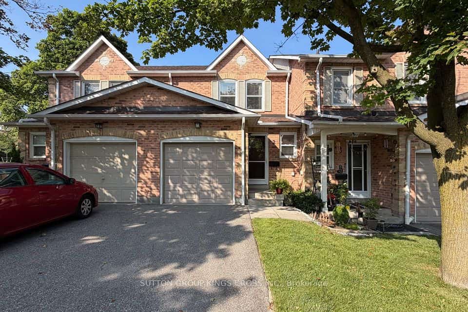 2575 Parmeer Drive #2, Mississauga, ON L5C 2Y3