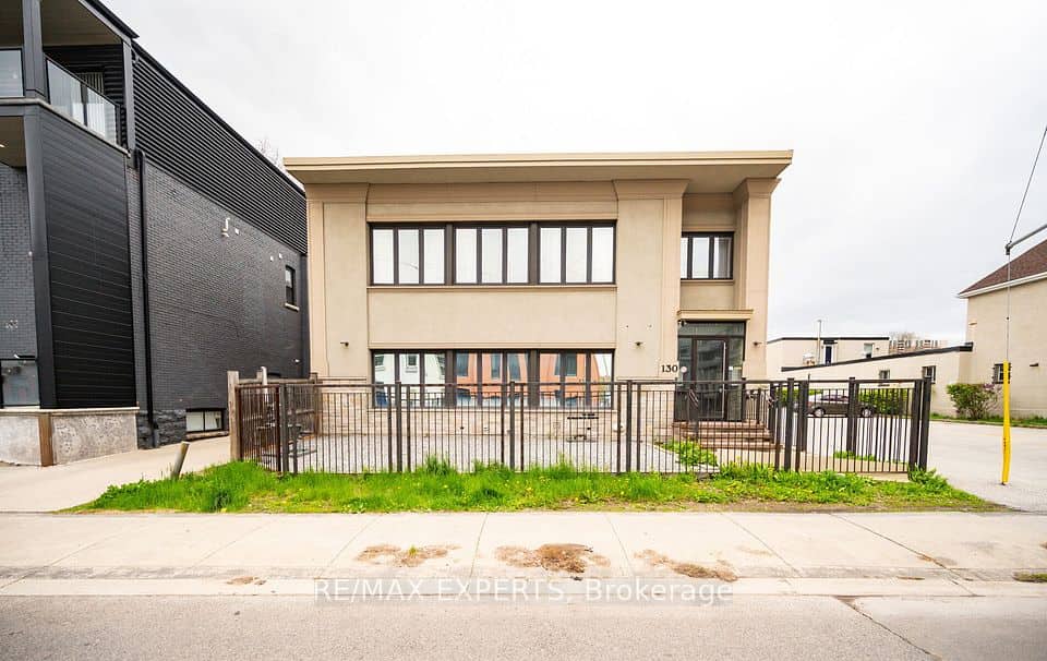 130 Wellington Street N, Hamilton