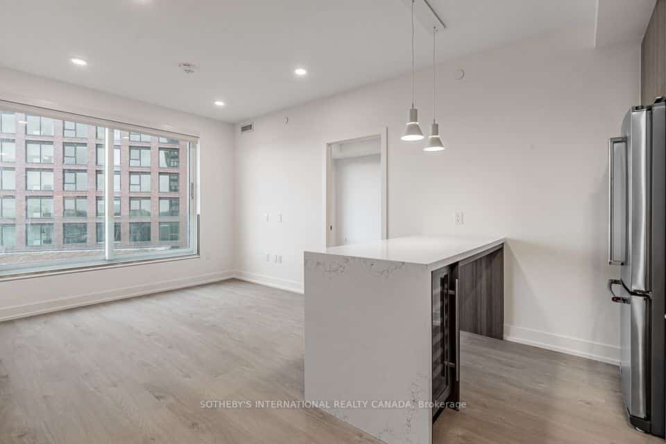 31 York Garden Way #1403, Toronto, ON M6A 2V1