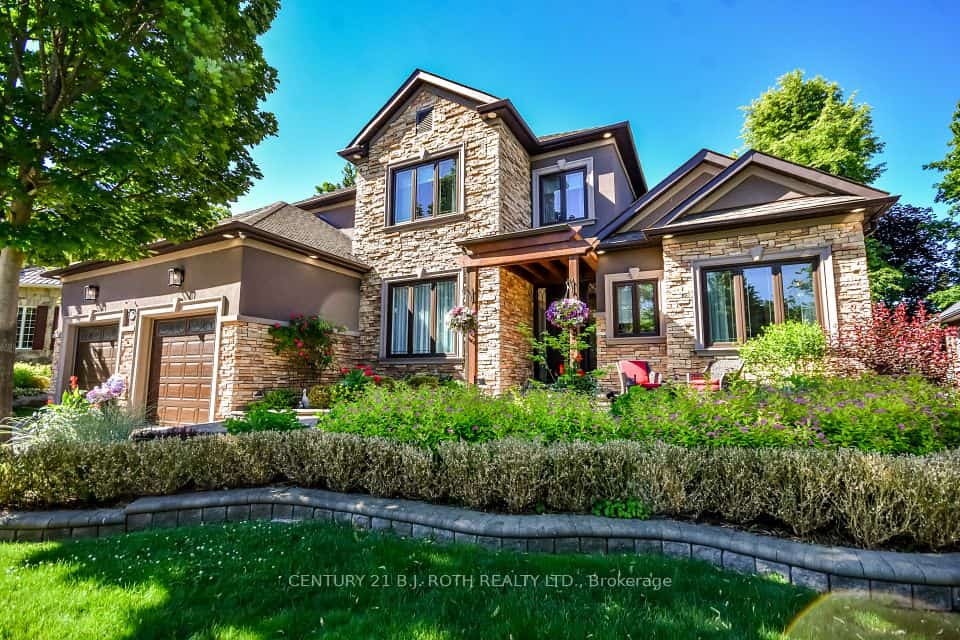 140 Wildwood Trail, Barrie, ON L4N 7Z7