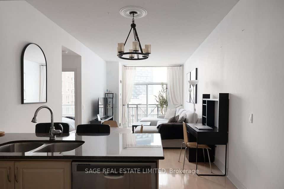 1101 Leslie Street #1507, Toronto, ON M3C 4G3