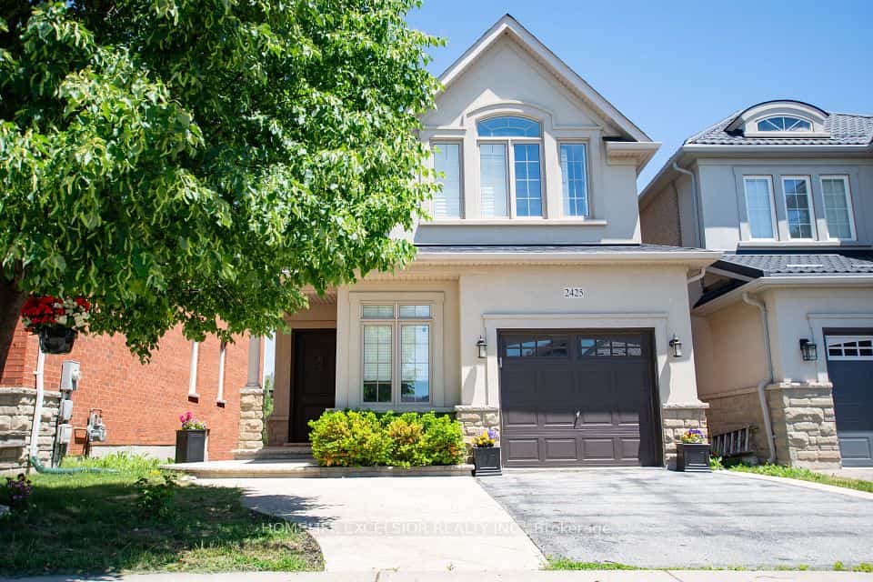 2425 QUETICO Crescent, Oakville, ON L6M 0R4