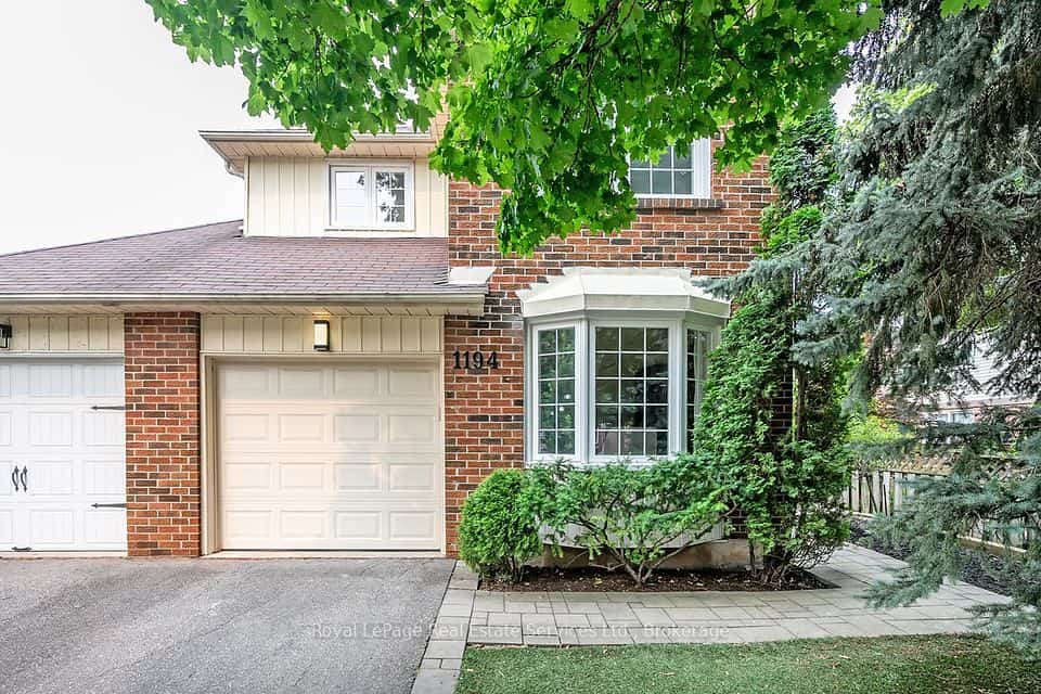1194 Potters Wheel Crescent, Oakville, ON L6M 1J2