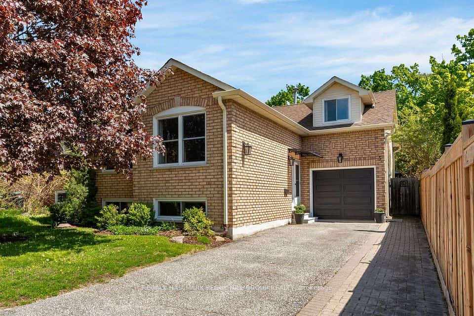 5 Barwick Drive, Barrie, ON L4N 6Z7