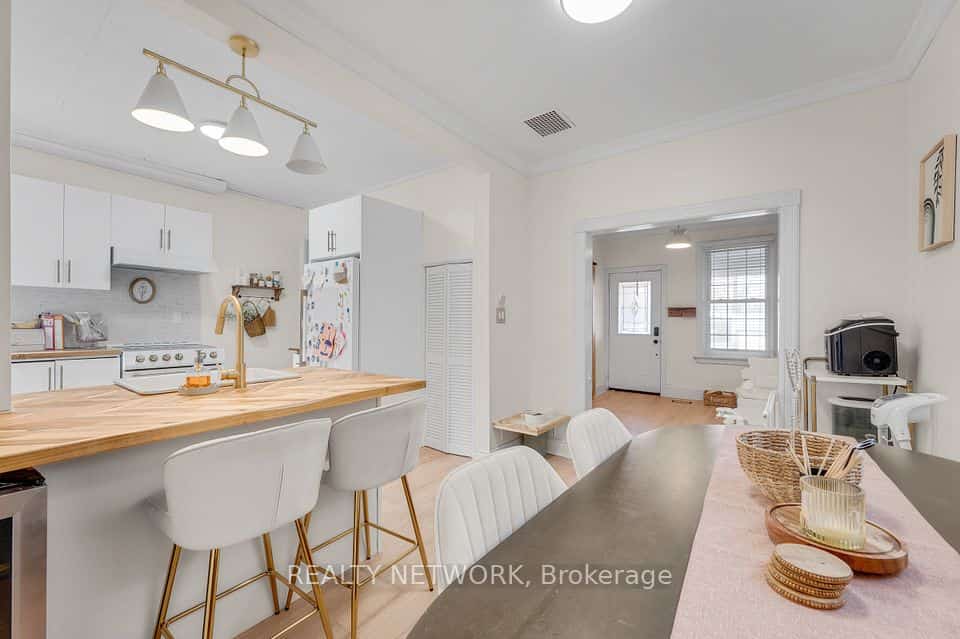 6 Ben Lomond Place, Hamilton, ON L8V 2S7
