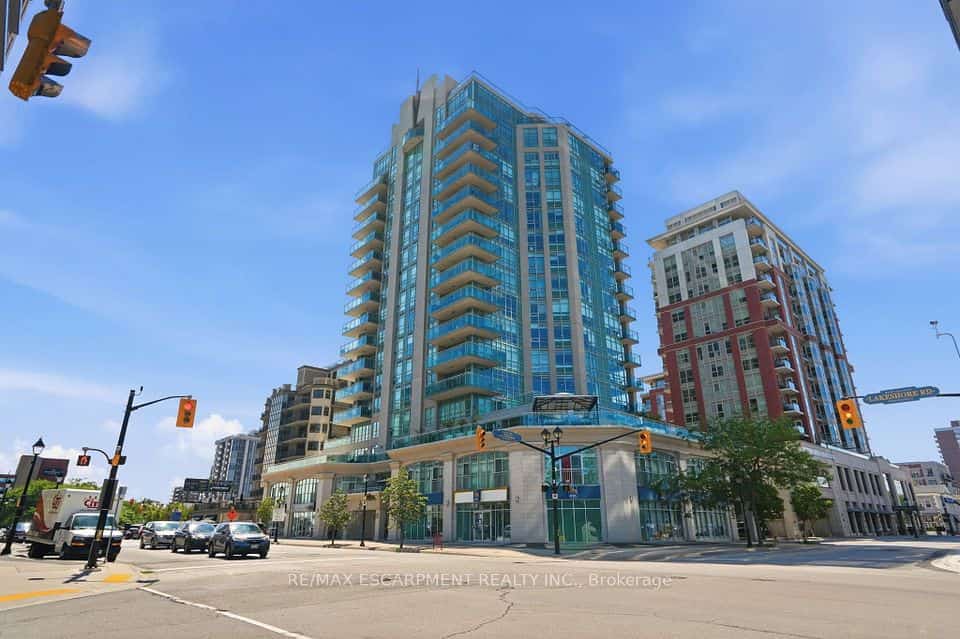 360 Pearl Street #1302, Burlington, ON L7R 1E1