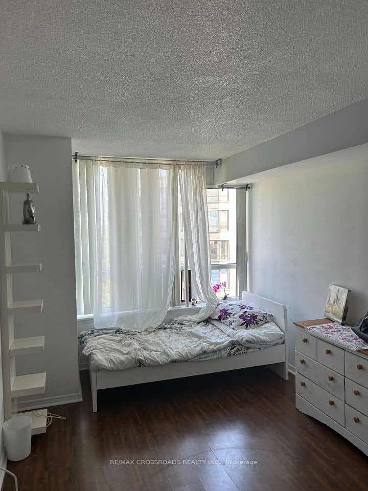91 Townsgate Drive, Toronto
