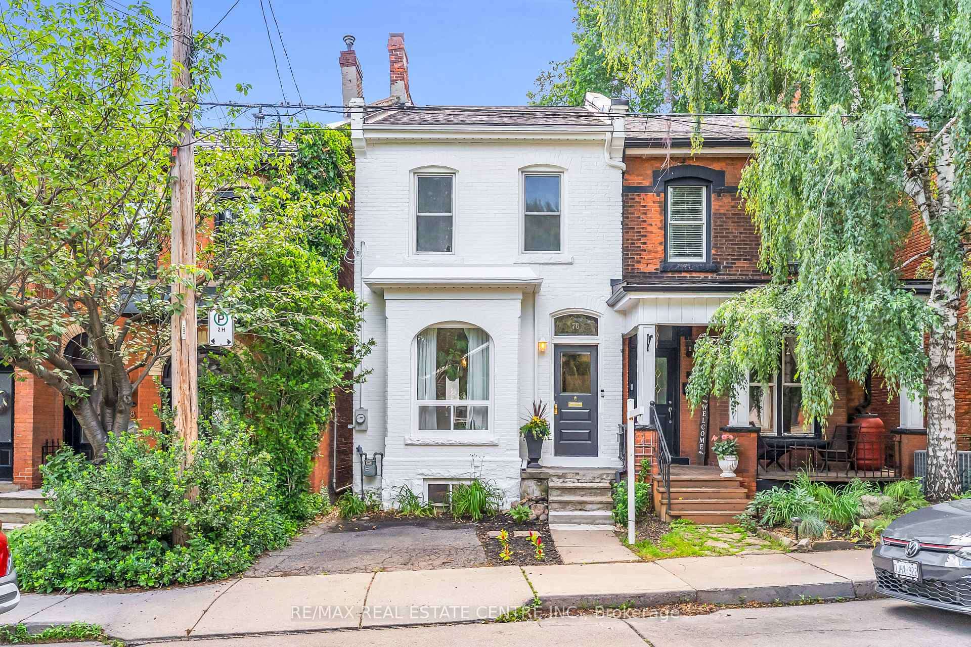 76 Pearl Street N, Hamilton, ON L8R 2Y9