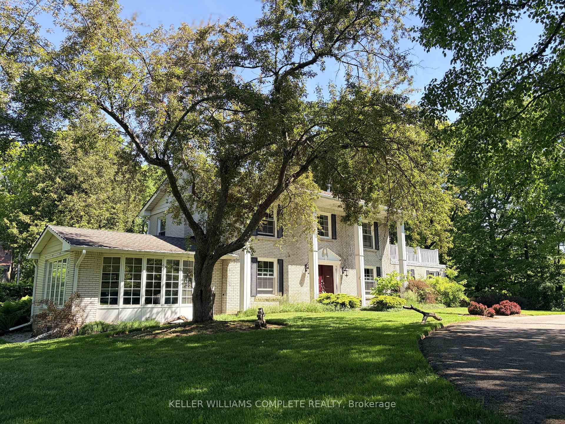 345 Jerseyville Road W, Hamilton, ON L9G 5C3