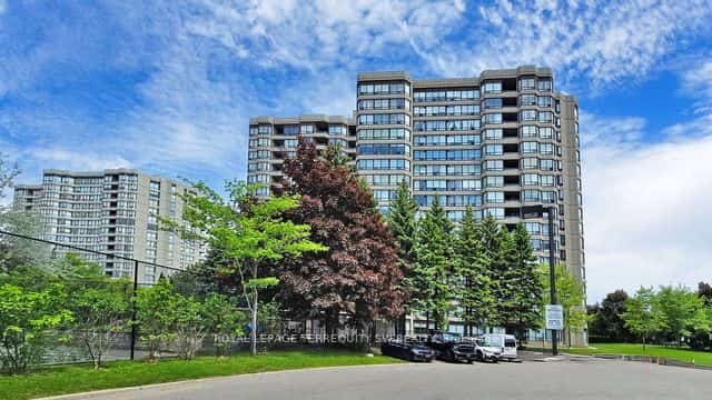 7440 Bathurst Street #512, Vaughan, ON L4J 7K8