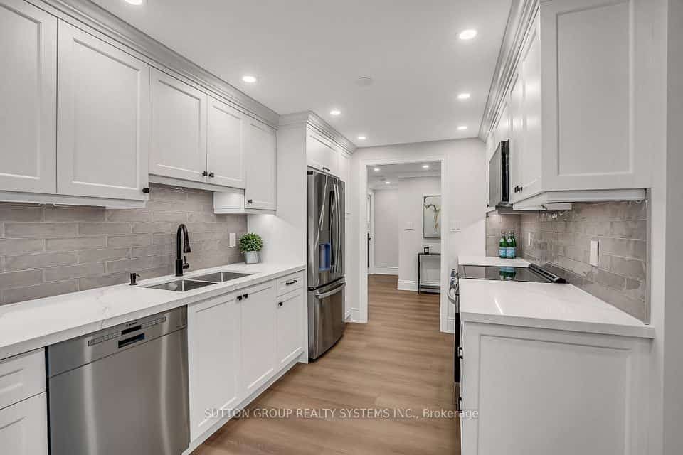 2180 Marine Drive #501, Oakville, ON L6L 5V2