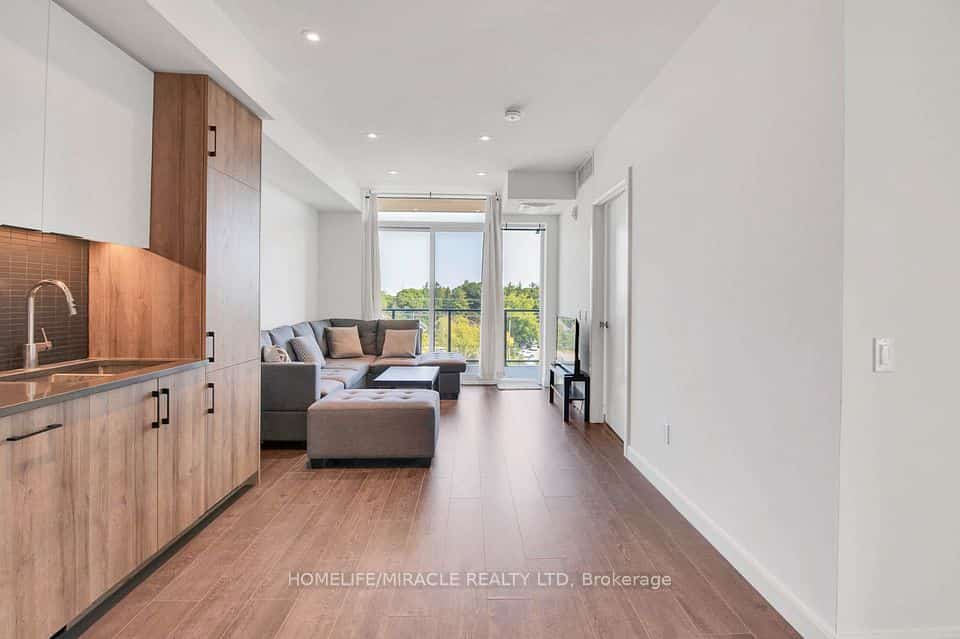 741 King Street W #401, Kitchener, ON N2G 0E9