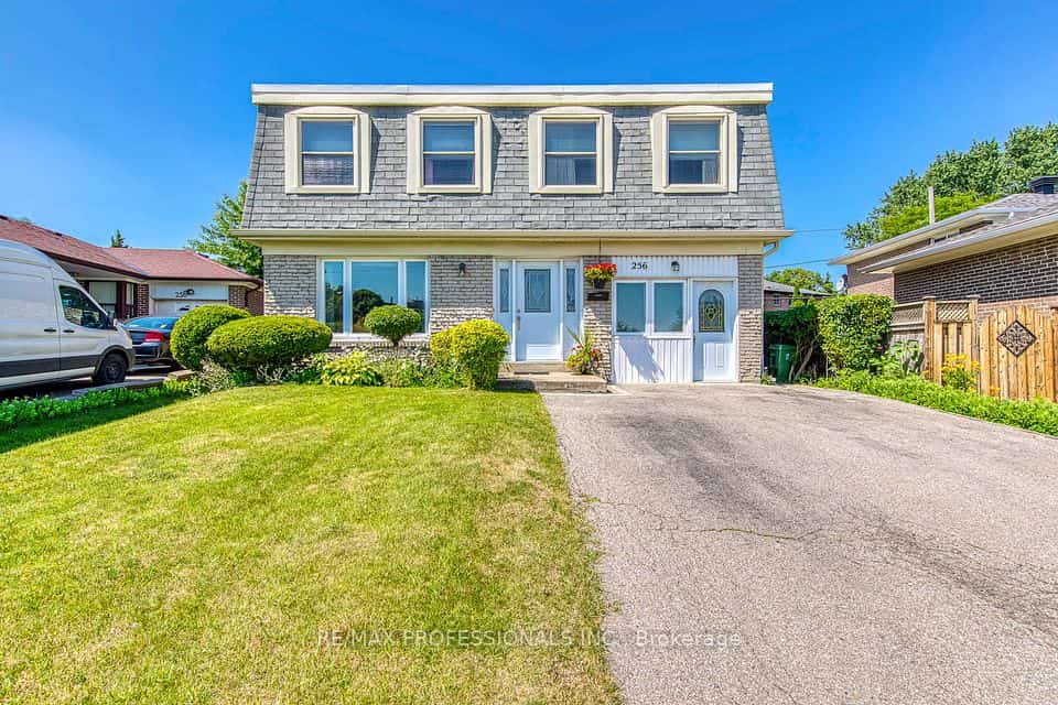 256 Wellesworth Drive, Toronto, ON M9C 4S6