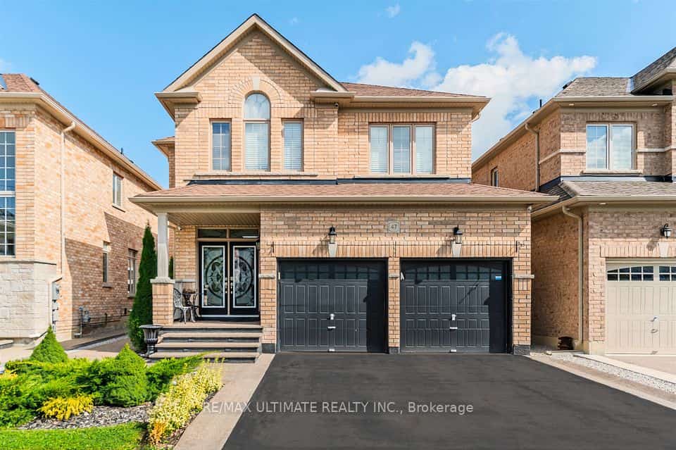 47 Lewis Avenue, Bradford West Gwillimbury, ON L3Z 0X2