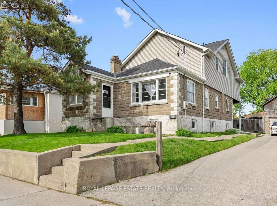 601 Pharmacy Avenue, Toronto, ON M1L 3H1
