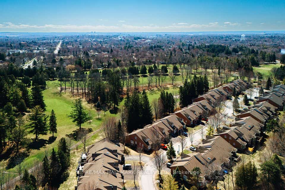 12 Fairway Lane, Guelph, ON N1E 7A9