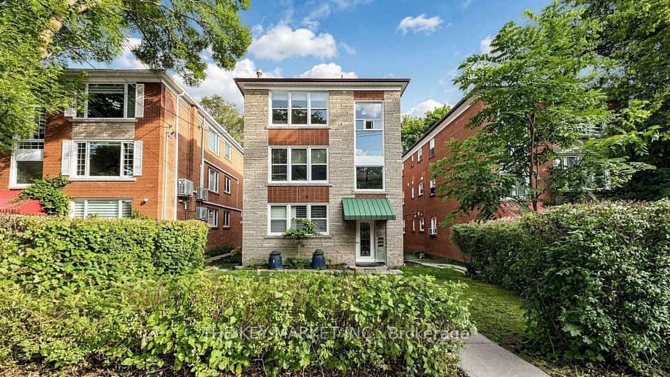 209 St Clements Avenue, Toronto, ON M4R 1H3