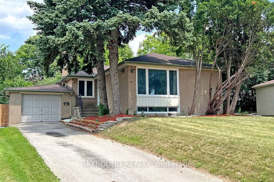 22 Royal Doulton Drive, Toronto, ON M3A 1N5