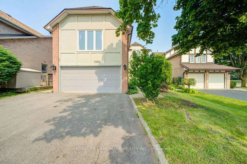 1091 Queens Avenue, Oakville, ON L6H 4K9