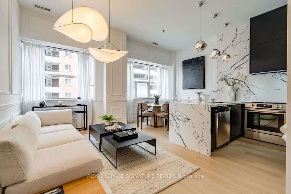 700 King Street W #403, Toronto, ON M5V 2Y6