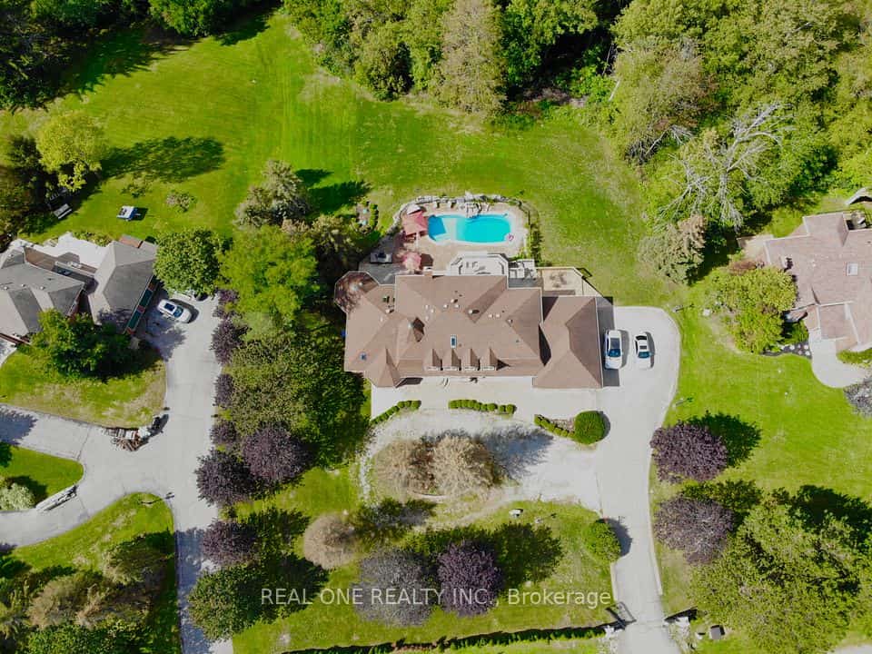 12 Jarvis Avenue, Aurora, ON L4G 6W8