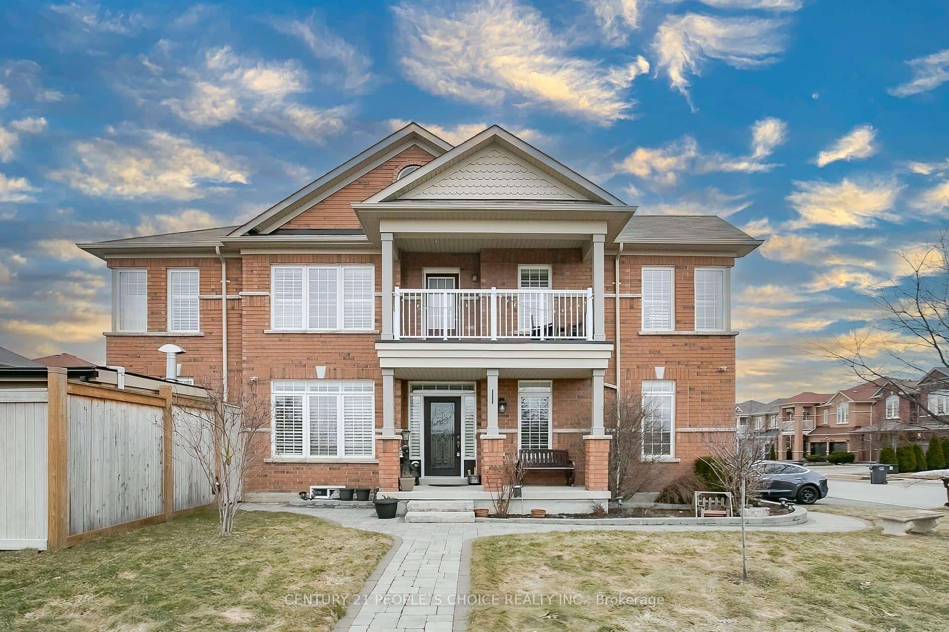 33 Accent Circle, Brampton, ON L7A 0L3